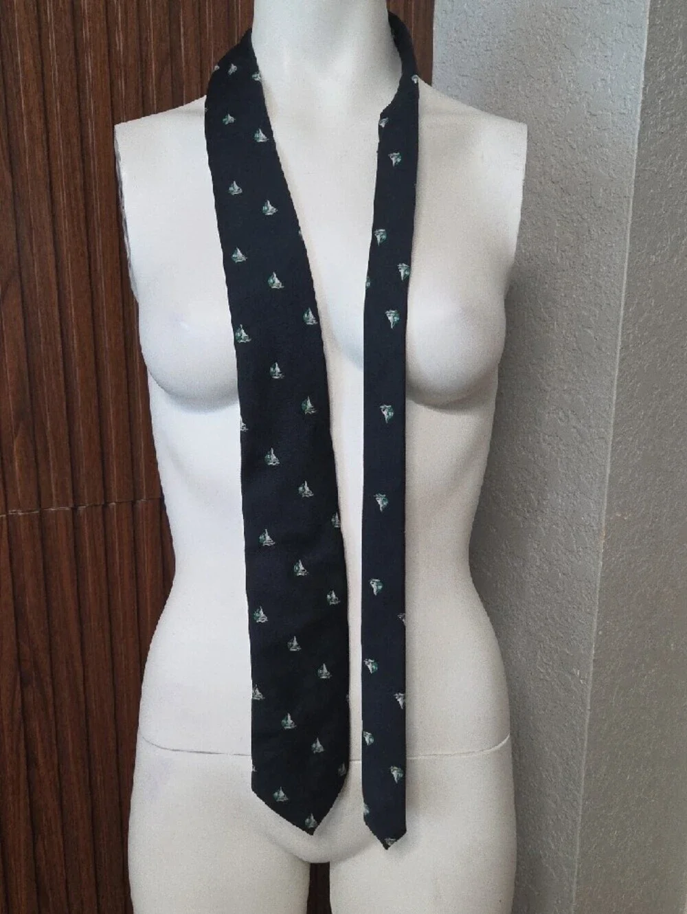 Vintage Hickey Freeman Navy Anchor Tie – Classic Nautical Silk Necktie.